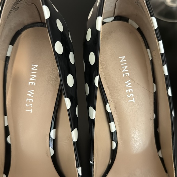 Gorgeous Nine West Polka Dot Pump with a 4” heel. Size 7.5. Worn a few times. - Picture 5 of 7